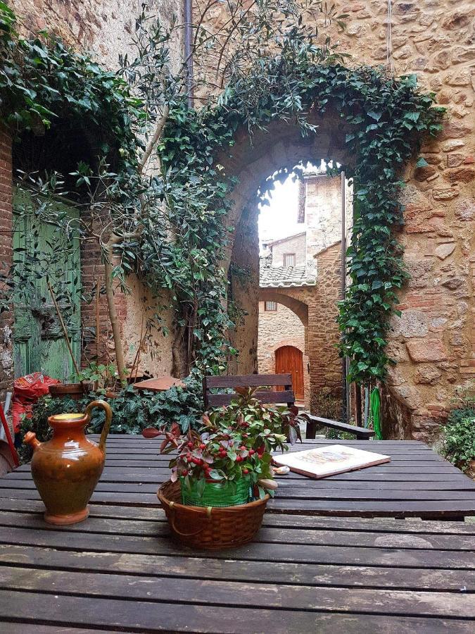 Antico Borgo Di Torri Bed & Breakfast Sovicille Eksteriør bilde