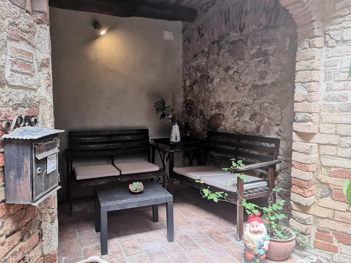 Antico Borgo Di Torri Bed & Breakfast Sovicille Eksteriør bilde