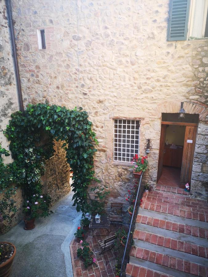 Antico Borgo Di Torri Bed & Breakfast Sovicille Eksteriør bilde