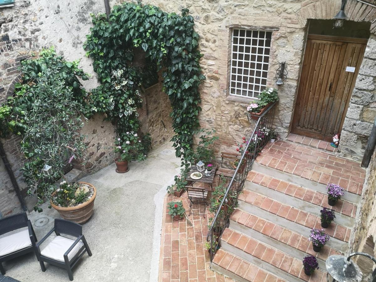Antico Borgo Di Torri Bed & Breakfast Sovicille Eksteriør bilde