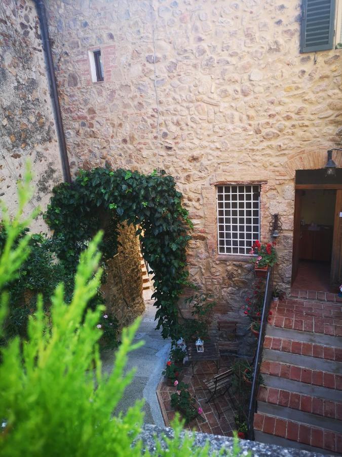 Antico Borgo Di Torri Bed & Breakfast Sovicille Eksteriør bilde
