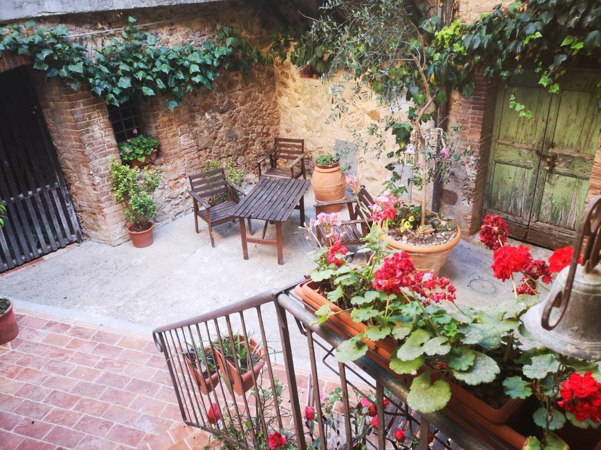 Antico Borgo Di Torri Bed & Breakfast Sovicille Eksteriør bilde