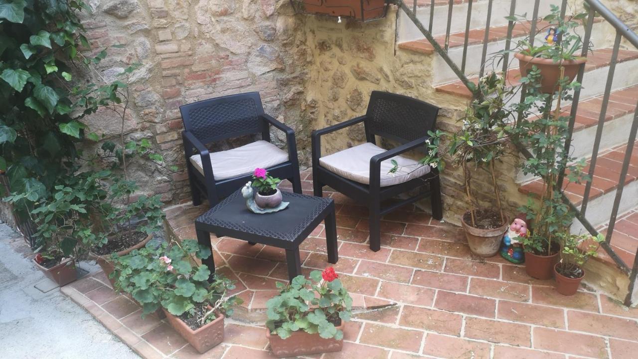 Antico Borgo Di Torri Bed & Breakfast Sovicille Eksteriør bilde