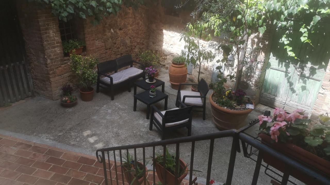 Antico Borgo Di Torri Bed & Breakfast Sovicille Eksteriør bilde