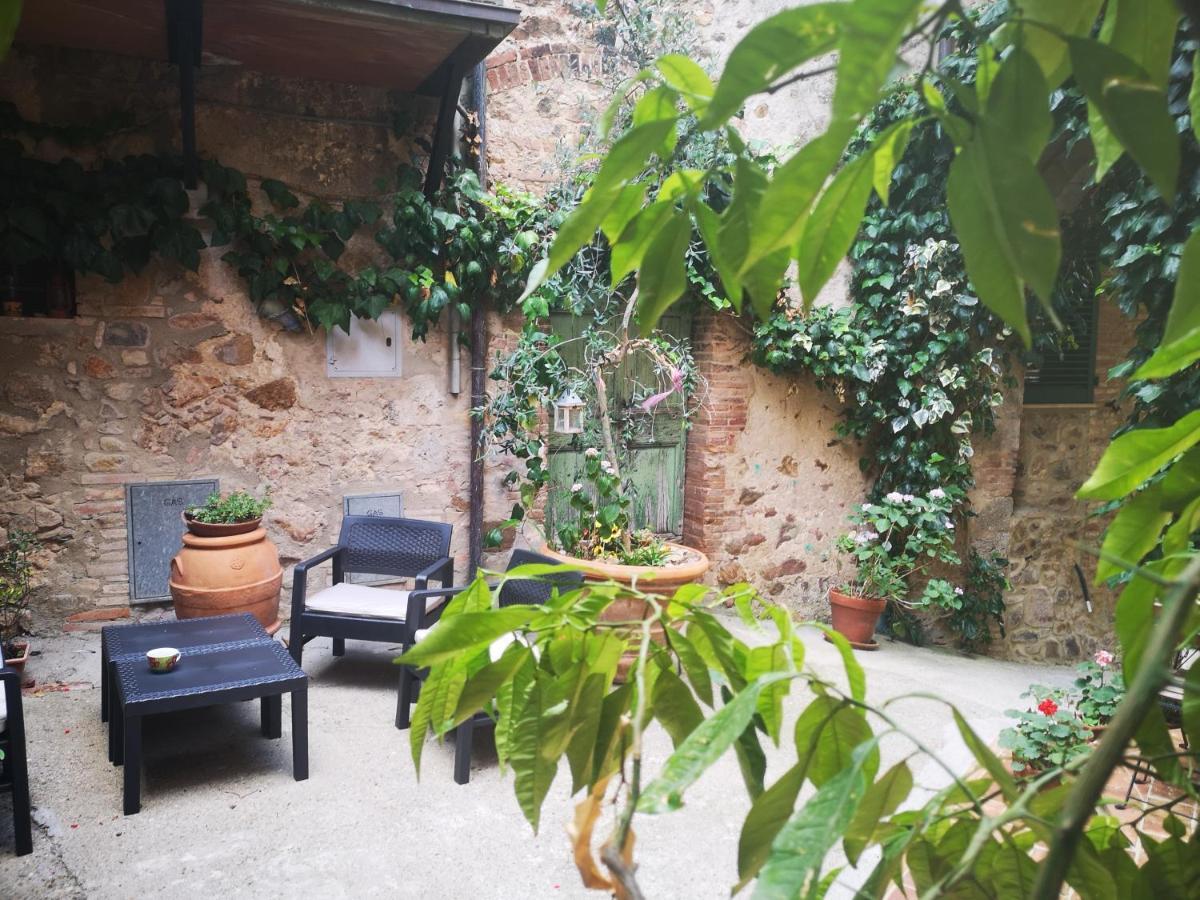 Antico Borgo Di Torri Bed & Breakfast Sovicille Eksteriør bilde