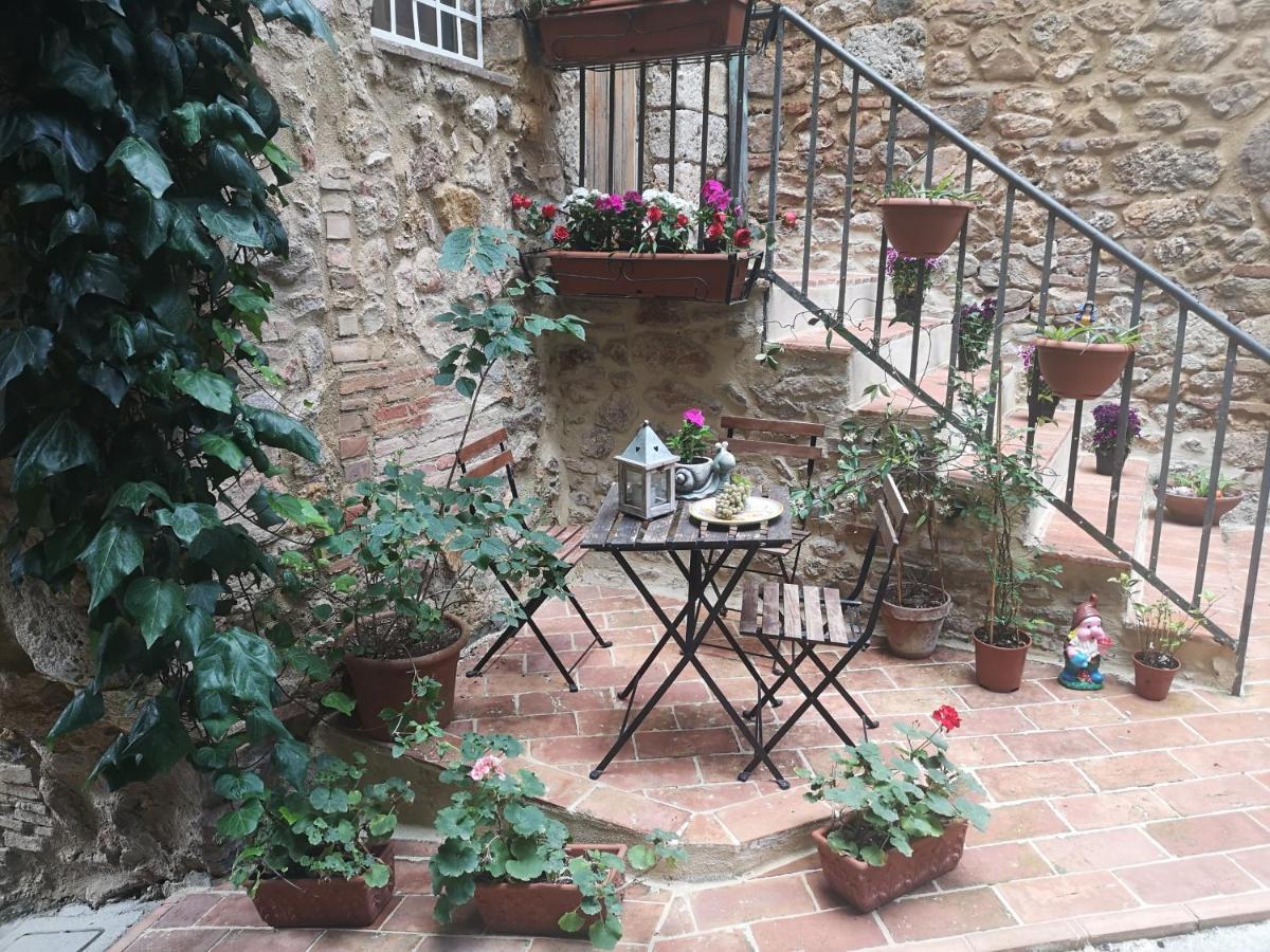 Antico Borgo Di Torri Bed & Breakfast Sovicille Eksteriør bilde