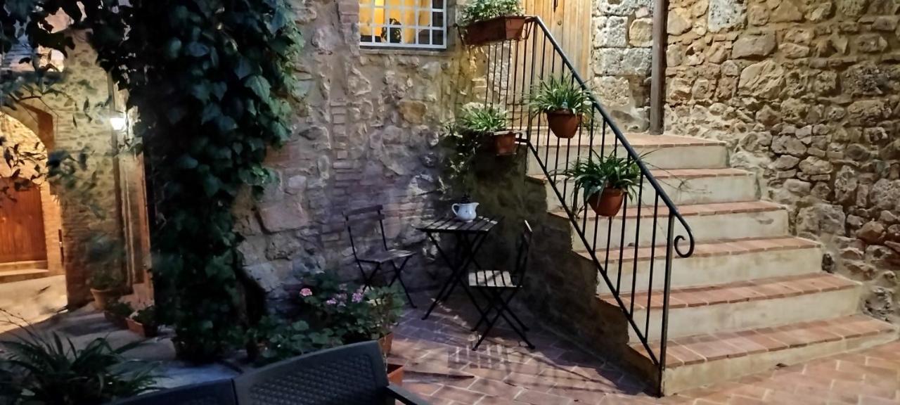 Antico Borgo Di Torri Bed & Breakfast Sovicille Eksteriør bilde